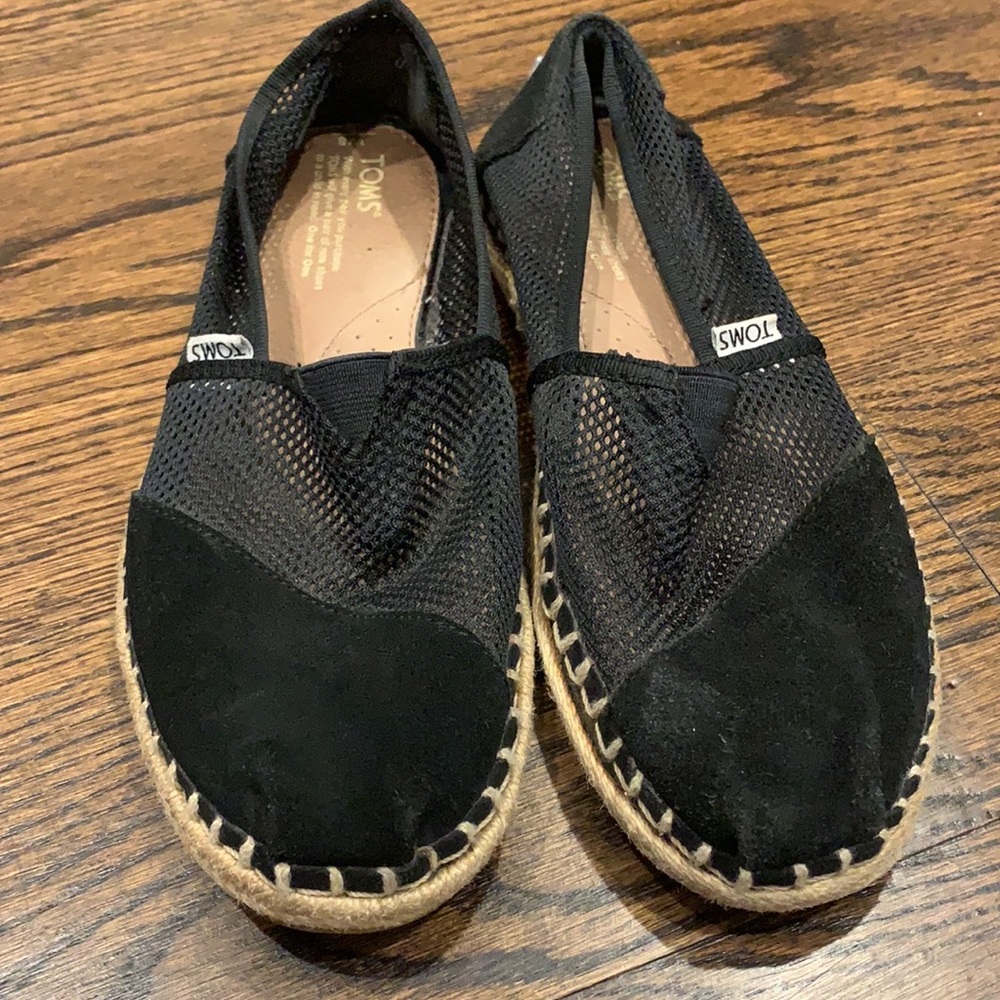 TOMS🖤Black Mesh Suede Slip-ons - Size 8